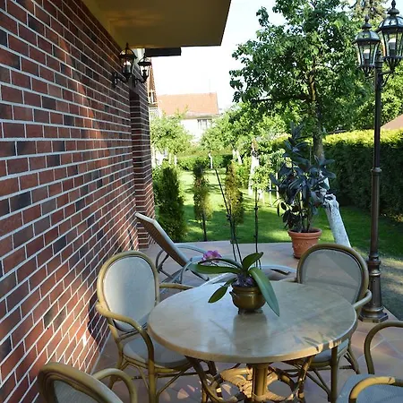 1956 Апартаменты