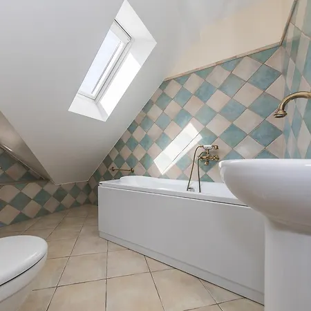 1956 * Паланга