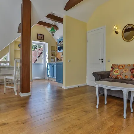 1956 Апартаменты