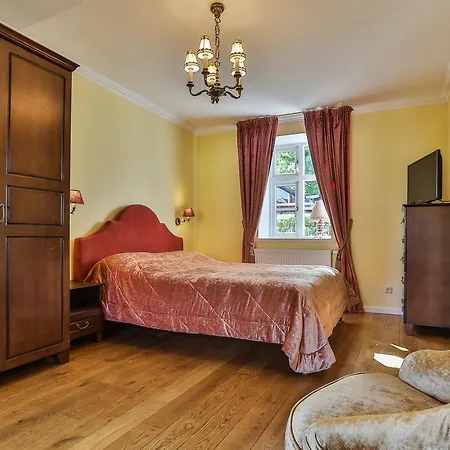 1956 Апартаменты