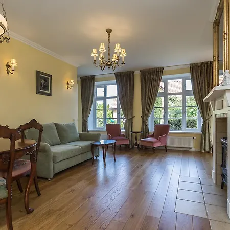 1956 Апартаменты