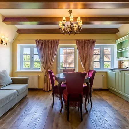 1956 Апартаменты *