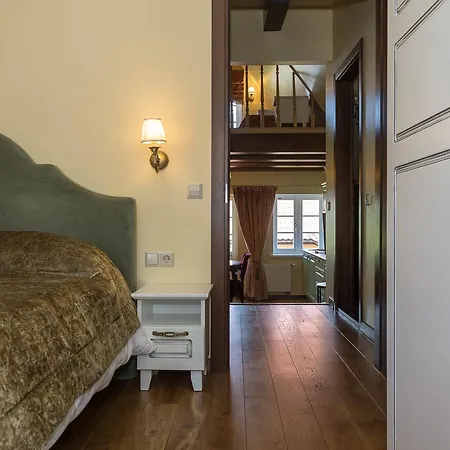 1956 Апартаменты *